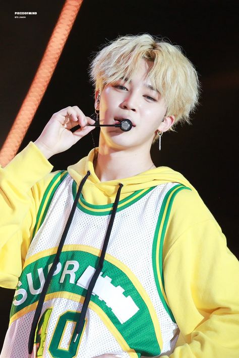 Jimin Yellow Outfit, Jimin Yellow, Jimin Stage, Hair Icon, Yellow Outfit, Yellow Hair, Beauty Makeup Tips, Park Jimin Bts, Famous Celebrities