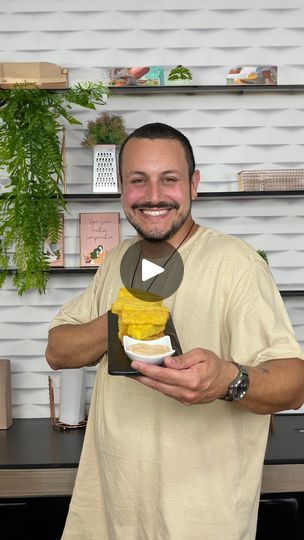 35K views · 797 reactions | Polenta frita
INGREDIENTES:
- 3 tazas de harina de maíz
- 3 cucharadas de aceite de oliva
- 1/2 cebolla picada
- 4 cucharadas de perejil
- 3 dientes de ajo
- 1 cucharadita de cúrcuma
- Sal al gusto
- Pimienta al gusto
- 1 litro de agua
- Aceite para freír
MODO DE PREPARACIÓN:
En un bol, poner la harina de maíz y la mitad del agua, mezclar y dejar hidratar durante 10 minutos.
Calentar el aceite de oliva en una sartén grande a fuego medio. Añadir la cebolla y el ajo picados y rehogar hasta que se doren. Añadir el perejil, la cúrcuma y un poco de agua, removiendo bien para mezclar los ingredientes.
Verter la harina de maíz hidratada en la sartén, añadir el resto del agua y salpimentar al gusto. Remover durante 10 minutos.
Cuando la polenta haya alcanzado la consist Polenta Frita, Canal No Youtube, Youtube Link, Polenta