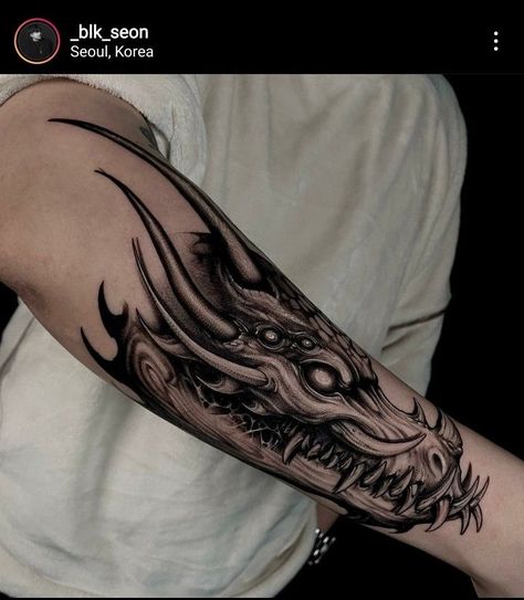 Men’s Forearm Tattoos Simple, Dragon Forearm Tattoo Men Sleeve, Dragon Tattoo For Men Forearm, Dragon Tattoos For Men Arm, Blackwork Dragon Tattoo, Forearm Dragon Tattoo, Shenlong Tattoo, Dragon Tattoo Men, Dragon Tattoo For Men