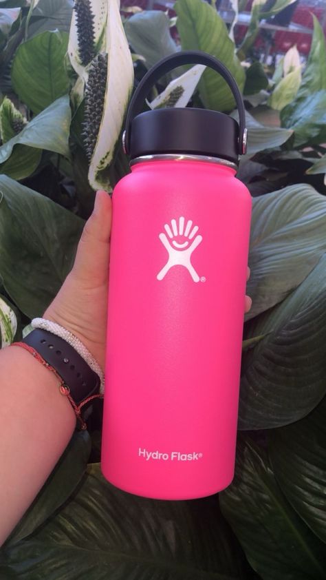 Hydroflask Aesthetic Pink, Hospital Bag Aesthetic, Hospital Bag For C Section, Hospital Bag For Dad, Aesthetic Hydroflask, Aesthetic Hospital, Cute Hydroflask, Hospital Aesthetic, 21st Birthday Checklist