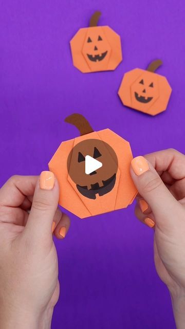 Origami Pumpkin, Halloween Origami, Easy Origami, Origami Easy, Jack O Lantern, Halloween Crafts, Easy Crafts, Origami, Paper Crafts