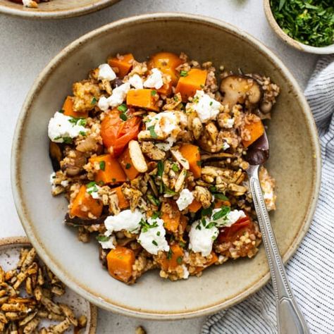 Thai Coconut Quinoa Bowls (g/f & vegan) - Fit Foodie Finds Winter Grain Bowl, Sweet Potato And Mushroom, Potato And Mushroom, Grain Bowl Recipe, Coconut Quinoa, Bowl Meals, Low Carb Meats, Quinoa Bowls, Fit Foodie Finds