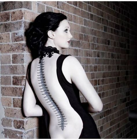 Spine Bones Tattoo, Spine Bone Tattoos For Women, Spine Tattoos Dark, Skeletal Spine Tattoo, Spine Anatomy Tattoo, Spine Tattoo Skeleton, Realistic Spine Tattoo, Spine Tattoos Y2k, Spine Tattoo On Spine