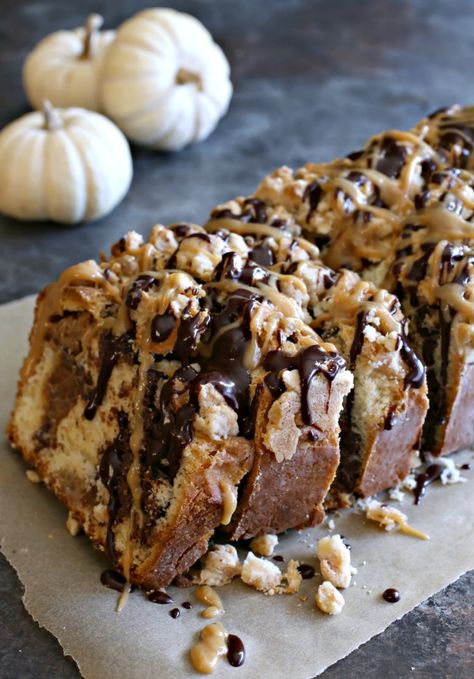 Chocolate-and-Peanut Butter-Crumb-Babka-1 Babka Chocolate, Jewish Holiday Recipes, Babka Recipe, Jewish Cuisine, Chocolate Babka, Chocolate And Peanut Butter, Baking Bread Recipes, Crumb Cake, Crumb Topping