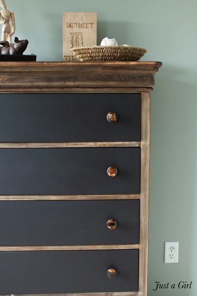 Industrial Rustic Dresser #diy justagirlblog.com Rustic Dresser, Boy Dresser, Refinishing Furniture Diy, Painting Kids, Vintage Industrial Furniture, Kids Dressers, Diy Dresser, Living Room Scandinavian, Furniture Renovation