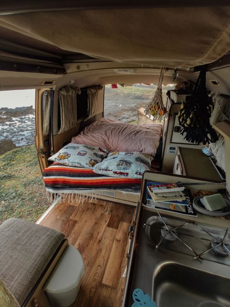 Vw Vanagon Interior Ideas, Vw T4 Camper Interior Ideas, Vw T3 Interior Ideas, Van Camping Ideas, T4 Camper Interior Ideas, Vw T3 Camper, Vw Kombi Van, Vw Bus Interior, Transporter Van