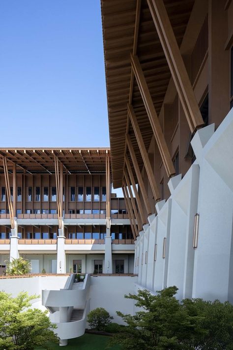 Gallery of Sanya Haitang Bay Medical and Healthcare Demonstration Center / line+ - 3 Secondary Skin, Municipal Hall, Filipino Architecture, Thesis Ideas, Filipino Style, University Architecture, Tropical Architecture, Building Front, Center Line