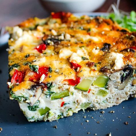 High Protein Turkey Frittata Ground Turkey Frittata, Turkey Frittata, Healthy Egg Bake, Frittata Recipes Healthy, Healthy Frittata, Turkey Egg, Quick Easy Lunch, Protein Rich Breakfast, Baked Eggs Recipe