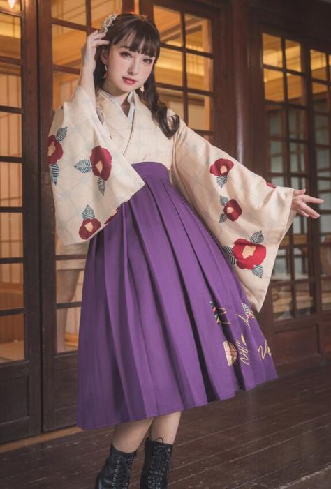 #lolitafashion Gothic Skirt, Japan Fashion Street, Painting Collection, Old Fashion Dresses, Period Outfit, Japanese Outfits, Japan Fashion, Performance Outfit, Lolita Dress