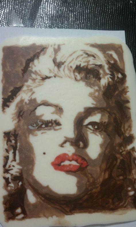 Marilyn Monroe portrait - Painting with chocolate Chocolate Portrait, Chocolate Painting, Marilyn Monroe Portrait, Chocolate Pictures, Marilyn Monroe Art, Chocolate Art, Modeling Chocolate, Chocolate Mix, Painted Cakes