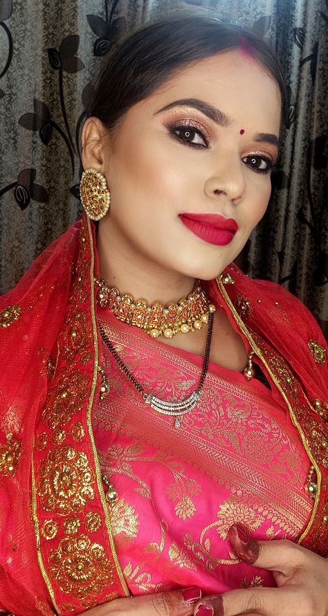 Traditional makeup, festive look for 2021 karva chauth makeup look Traditional Makeup, Karva Chauth, Festive Look, Face Images, Girl Body, Indian Beauty Saree, Indian Bride, Best Makeup Products, Makeup Looks