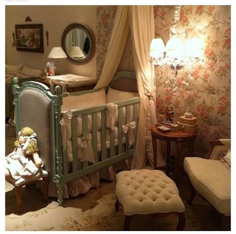 French Country Nursery Ideas, Bedroom Ideas Victorian, Antique Baby Nursery, Bloxburg Vintage, French Country Nursery, Victorian Style Bedroom, Vintage Baby Rooms, Antique Crib, Victorian Nursery