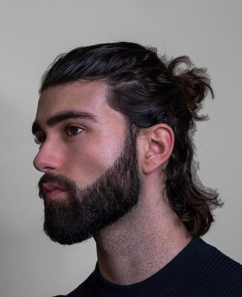 @mensfashionnetworks shared a photo on Instagram: “Mens Hairstyles ❤️❤️💙 Follow @mensfashionnetworks @mensfashionnetworks @mensfashionnetworks . . . . . . . #menshairstyles…” • Aug 24, 2021 at 9:11am UTC Full Beard Styles, Man Buns, Best Love Pics, Mens Haircuts Short Hair, Full Beard, Beard Styles For Men, Mens Haircuts Fade, Man Bun, Mens Haircuts Short