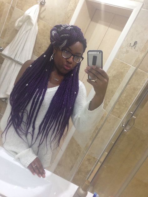 Box braids, purple box braids, protective hair style, grey hair, purple hair black girl, beads, black hair and beauty, black women, impression hair Box Braids Purple, African Girls Hairstyles, Braids Purple, Purple Box Braids, Braids Inspiration, Purple Braids, Autumn Hair, Protective Hair, Braid Inspiration