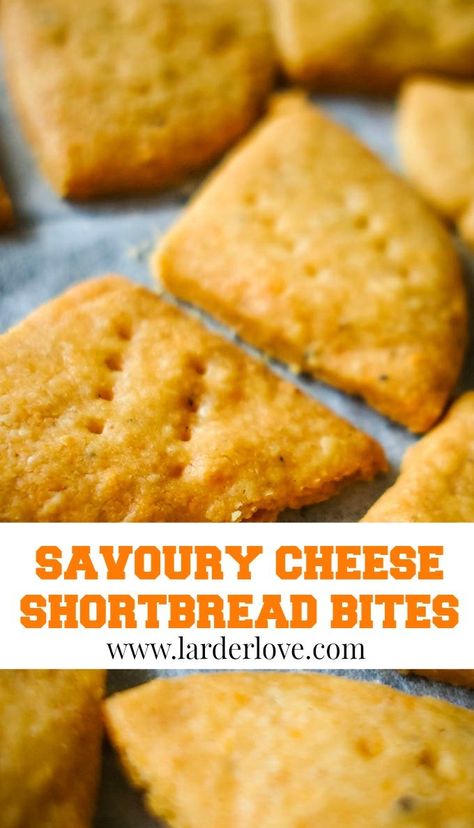 Savory Biscuits Recipe, Nibbles Ideas, Cheese Shortbread, Homemade Crackers Recipe, Shortbread Bites, Nibbles For Party, Cheese Pastry, Savoury Biscuits, Savory Cheese