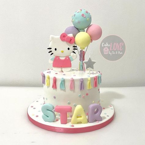 Hello Kitty Cakes Birthday, Hello Kitty Cake Ideas Birthdays, Tortas Hello Kitty, Hello Kitty Birthday Party Ideas Cake, My Melody Birthday Cake, Sanrio Cake Birthday, Hello Kitty And Friends Cake, Hello Kitty Cake Birthday, Sanrio Birthday Cake