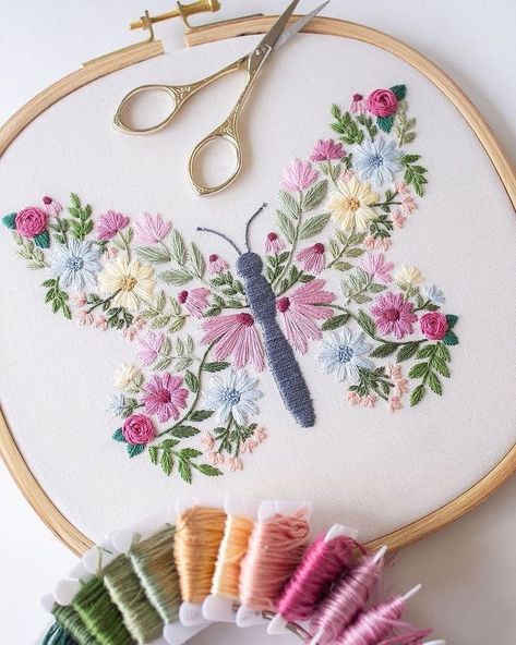 Embroidery Hoop Art Diy, Basic Hand Embroidery Stitches, Hand Embroidery Patterns Free, Simple Hand Embroidery Patterns, Clothes Embroidery Diy, Hand Embroidery Patterns Flowers, Basic Embroidery Stitches, Hand Embroidery Kit, Handmade Embroidery Designs