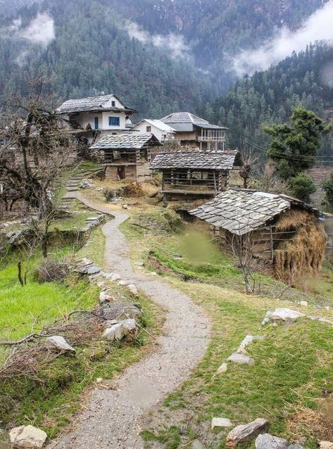 Wengen Switzerland, Old Village, Amazing India, Village Photography, Indian Village, Mountain Village, Himachal Pradesh, Village Life, Varanasi