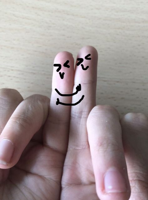 Finger Doodle Art, Finger Doodles, Finger Drawings, Finger Emoji, How To Draw Fingers, Smile Drawing, Finger Henna Designs, Hand Doodles, Finger Henna