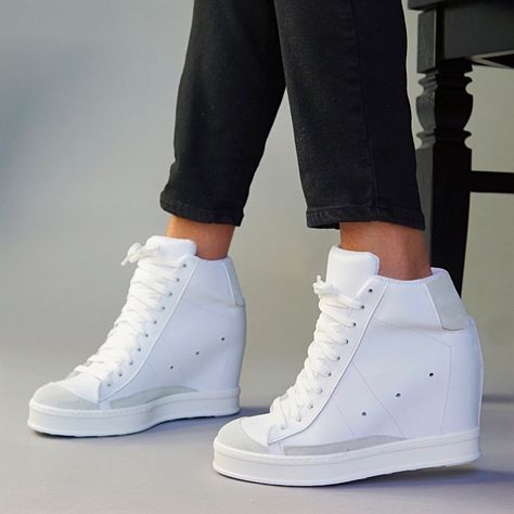 Girly Boots, Wedge Sneakers Style, White Wedge Sneakers, White Leather Dress, Nike Wedge Sneakers, Wedge Tennis Shoes, Womens Wedge Sneakers, Best White Sneakers, Sneaker Wedges