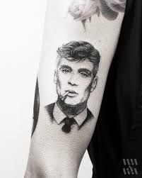 Tommy Shelby Tattoo, Shelby Tattoo, Peaky Blinders Tattoo, Half Sleeve Tattoos For Guys, Tommy Shelby, Geometric Tattoo Design, Tattoo Desings, Cool Small Tattoos, Tattoo Magazines