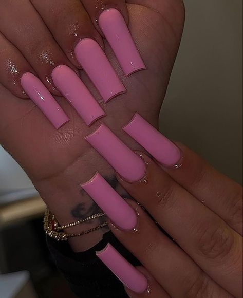 Summer Acrylic Nails Long Square, Long Square Nails Solid Color, Solid Pink Nails Acrylic, Simple Extra Long Nails, Long Nails One Color, Long Acrylic Nails Simple Design, Long Square Acrylic Nails Designs For Summer, Unique Acrylic Nails Creative Long, Acrylic One Color