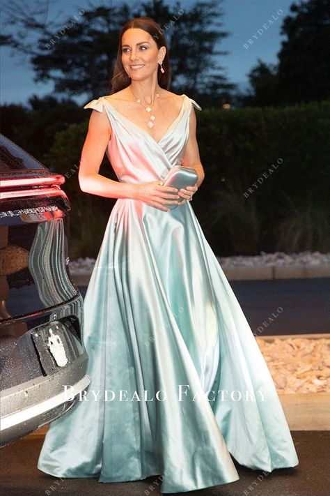 Kate Middleton Ice Blue Bahamas Reception 2022 Dress Kate Middleton Dress, Inspiration Images, Fashion Leaders, Princess Kate Middleton, Plunging Neck, Kate Middleton Style, Royal Style, Ruched Top, Floor Length Skirt