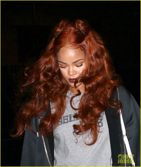 rihanna is the answer to growing magazine sales 12 Rihanna wears a pair of thigh-high boots while heading to a recording studio at 3:30am on early Sunday morning (May 24) in New York City.    The 27-year-old singer… Rihanna Red Hair, Chocolate Cherry Hair, Looks Rihanna, Rihanna Photos, Cherry Hair, Red Brown Hair, Rihanna Fenty, Copper Hair, Hair Inspiration Color