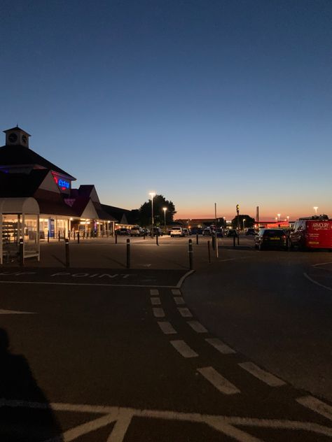 Summer sunset #summer #sunset #tesco #bigtesco #carpark #uk Tesco Aesthetic, Uk Sunset, Comfort Pics, Park Sunset, Uk Summer, London View, I Love America, Sunset Pics, Sunset Summer