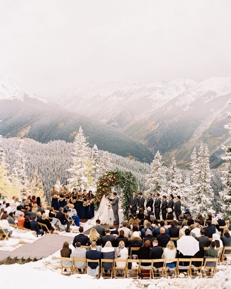 Winter Wedding Trends, Colorado Winter Wedding, Winter Mountain Wedding, Winter Ceremony, Ski Wedding, Outdoor Winter Wedding, Winter Wedding Venues, Snowy Wedding, Snow Wedding