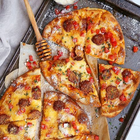 Make Your Own Mini Pizzas + Homemade Pizza Dough – The Comfort of Cooking Sugar Pie Crust, Flatbread Pizzas, Crispy Flatbread, Meatball Pizza, Lemon Cheesecake Bars, Cheese Flatbread, Recipes For The Whole Family, Sugar Pie, Frozen Meatballs