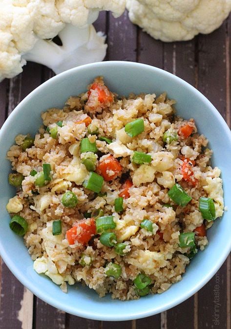 Cauliflower "Fried Rice" | Skinnytaste 3pt+ Cauliflower Fried, Green Meals, Cauliflower Fried Rice, Think Food, Skinny Taste Recipes, Fried Rice Recipe, Cauliflower Recipes, Edamame, Food Processor