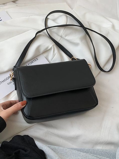 Minimalist Flap Crossbody Bag | SHEIN EUR How To Have Style, My Style Bags, Bags For Teens, Adjustable Bag, Girly Bags, Fancy Bags, Black Purse, Pretty Bags, Crossbody Bag Women