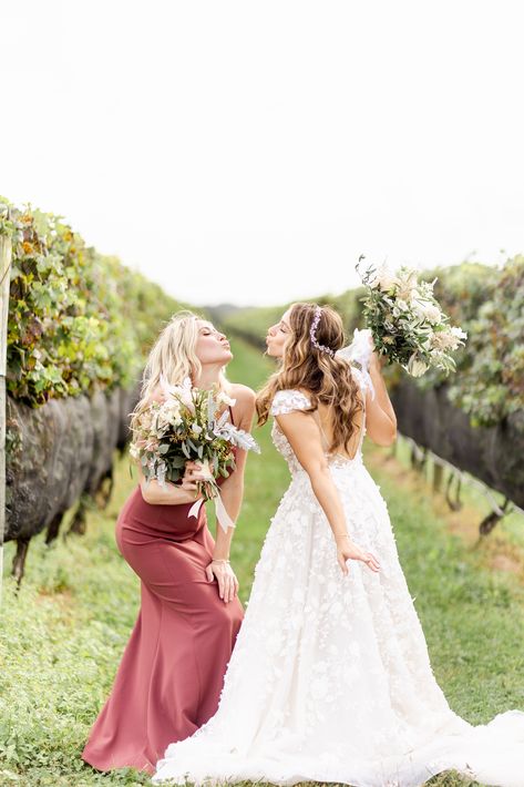 Bridesmaid Bride Pictures, Wedding Pictures With Best Friend, Sister Of The Bride Pictures, Best Friend And Bride Photos, Single Bridesmaid Pictures, Moh Bride Pictures, Bride And One Bridesmaid Pictures, Bride Moh Photos, Best Friends Wedding Pictures