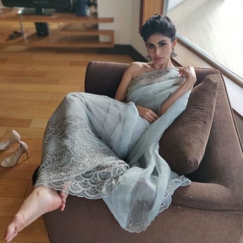 Shiffon Sarees Party Wear, Mouni Roy Saree In Naagin, Mouni Roy Saree, Mouni Roy Dresses, Sarees Party Wear, Indian Sari Dress, Mouni Roy, Sari Dress, Saree Poses