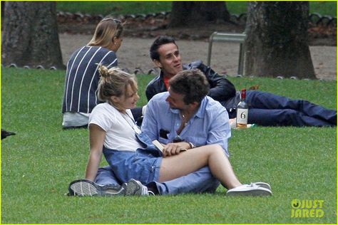 bradley cooper suki waterhouse snuggle in paris park | hope it lasts Paris Park, Jennifer Esposito, Sunday Kind Of Love, Wimbledon Tennis, 사진 촬영 포즈, Suki Waterhouse, French Films, Paparazzi Photos, Love Scenes