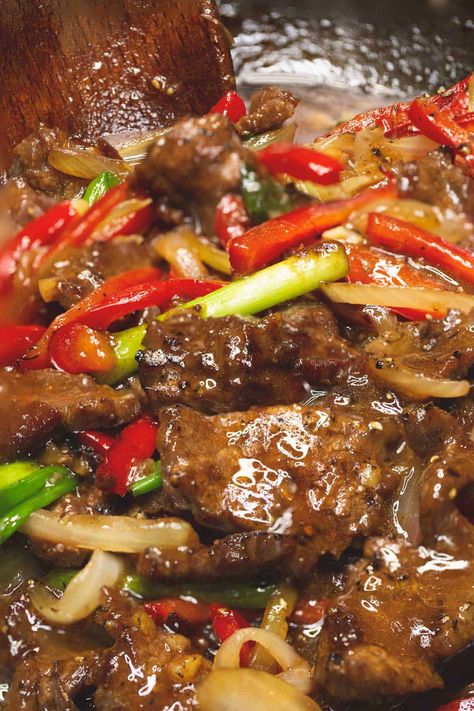 Beef Stir Fry with Onions & Peppers - Recipes by Nora Easy Mongolian Beef, Steak Stir Fry, Beef Stir Fry Recipes, Mongolian Beef Recipes, Chinese Cooking Wine, Easy Chinese Recipes, Beef Stir Fry, Pepper Steak, Beef Recipes Easy