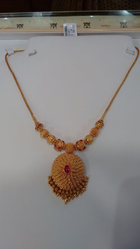 Kanthi Designs Gold, Gold Kanthi Design, Neck Less Design Gold Jewellery, Kanthi Necklace Gold, Necklace Designs Gold Indian Simple, Gold Jewelry Simple Necklace Indian, Simple Necklace Gold Indian, Antique Gold Bangles Design, Simple Necklace Designs