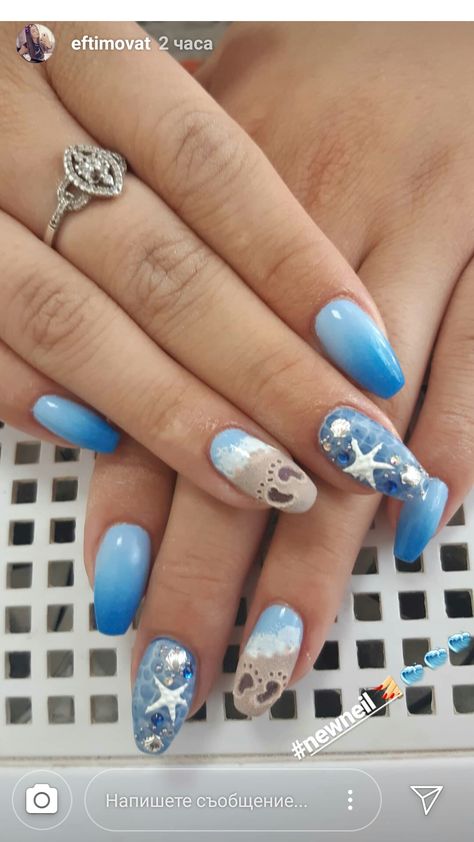 Dolphin Nail Art Design, Ocean Design Nails, Ocean Nail Art Sea, Nails Ocean Theme, Nail Art Beach Theme, Classy Beach Nails, Ocean Theme Nails, Ocean Nail Designs, Dolphin Nail Art