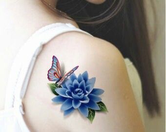 Love Lotusblume Tattoo, Butterfly Tattoos Images, Butterfly With Flowers Tattoo, 3d Butterfly Tattoo, Lotus Flower Tattoo Design, Butterfly Tattoo On Shoulder, Flower Thigh Tattoos, Shoulder Tattoos For Women, 3d Tattoos