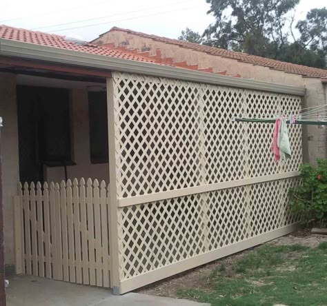 Cheap Fencing, Kitchen Veranda, Lattice Fence Panels, Carport Ideas, Vinyl Privacy Fence, Outdoors Ideas, Sunroom Ideas, Fence Designs, Trellis Panels