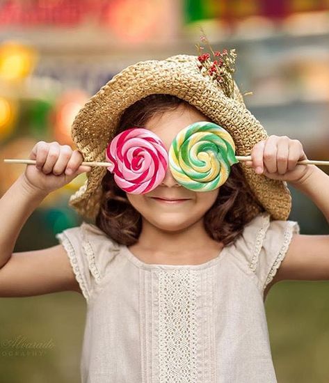 Lollipop Eyes / photography: Lilia Alvarado Fun Photoshoot Ideas For Kids, Creative Shoot Ideas, Photoshoot Ideas For Kids, Fun Photoshoot Ideas, Tell Me About Yourself, Creative Shoot, Eyes Photography, Fun Photoshoot, Cute Pastel Wallpaper