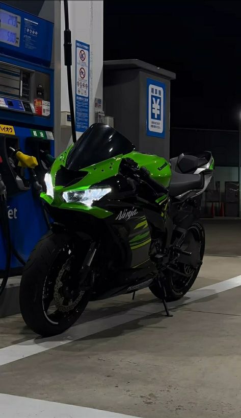 Kawasaki Aesthetic, Ninja Motorcycle Kawasaki, Motorcycle Kawasaki, Kawasaki Motor, Kawasaki Ninja 650, Image Moto, Ninja 650, Nightclub Aesthetic, Bike Aesthetic