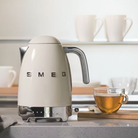 True connoisseurs will know that green and flavoured teas are best enjoyed at their optimum temperatures. Enter stage left, our variable temperature kettle! With 7 temperature settings and a ‘keep warm’ button, you need never make a sub-par cup of tea ever again.   Link in bio.   #smeg #smeguk #teatime #morningtea #kitcheninspiration #interiordesign #design #interiors #kitchen #inspiration Cream Kettle, Smeg Kettle, White Kettle, Perfect Cup Of Tea, Kettle And Toaster, Breakfast Set, 50 Style, Fun Cup, Kitchen Sets