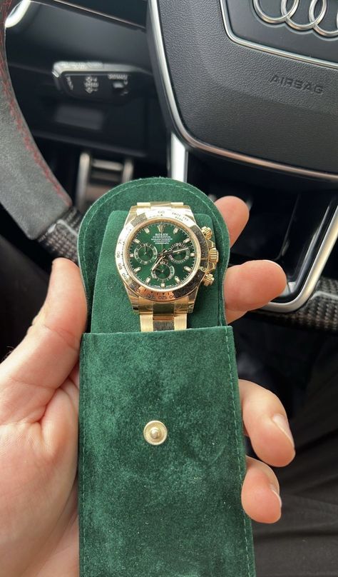 Fancy Watches Men, Aesthetic Watch For Men, Rolex Aesthetic Man, Mens Luxury Lifestyle, Fancy Watches, Rolex Watches For Men, Gold Watch Men, Jewelry Accessories Ideas, Rolex Watch