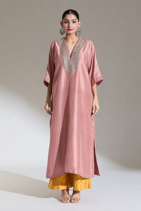 Buy Peach Embroidered Rose V Neck Kaftan Kurta For Women by JAYANTI REDDY Online at Aza Fashions. V Neck Kaftan, Kaftan Kurta, Kaftan Pattern, Kurta Women, Jayanti Reddy, Trendy Outfits Indian, Kaftan Designs, Kurta For Women, Embroidered Rose