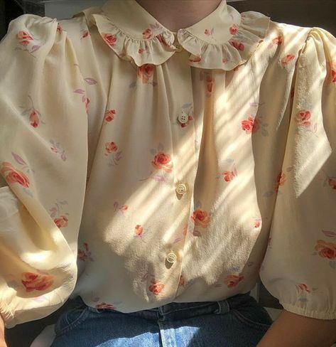 Vintage Outfit, Ruffled Collar, Mode Inspiration, Rose Print, Floral Blouse, Half Sleeve, Cute Fashion, Modest Fashion, Aesthetic Clothes