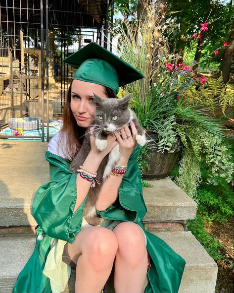 Creative Graduation Pictures, Pharmd Graduation, Gown Poses, Nursing Graduation Pictures, Grad Pic, Graduation Pics, College Graduation Pictures, Grad Ideas, Grad Photoshoot