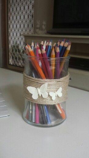 A used candle jar makes a great pencil holder. You are limited by your imagination Diy Pencil Holder Aesthetic, Pencil Holder Aesthetic, Aesthetic Pen Holder, Glass Containers Decoration, Jar Pencil Holder, Diy Jars, Aesthetic Crafts, Diy Pencil Holder, Aesthetic Diy