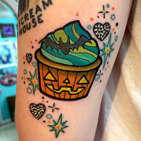 Cupcake Tattoo, Halloween Tattoo Flash, Cupcake Tattoos, Cupcake Images, Halloween Cupcake, Halloween Tattoos, Dream Tattoos, Tattoo Work, Arm Tattoos For Guys